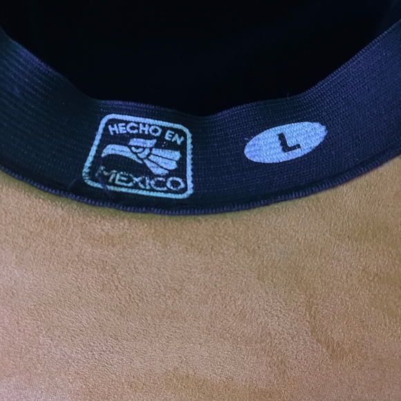 Beautiful wide brim hat. Never worn. - Picture 7 of 7